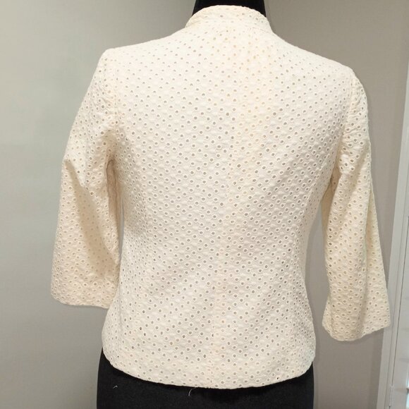 TABITHA CROPPED CREAM 3/4 SLEEVE EYELET DESIGN WITH RUFFLE LAPELS SZ 6 - Picture 5 of 7